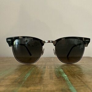 Ray-Ban RB3016 Clubmaster Sunglasses